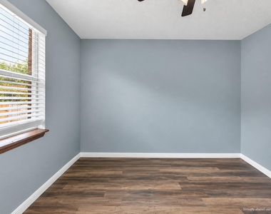 3209 Windfield Dr - Photo Thumbnail 10