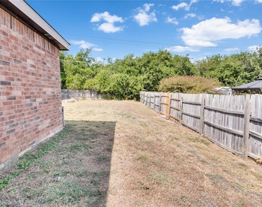 3209 Windfield Dr - Photo Thumbnail 11