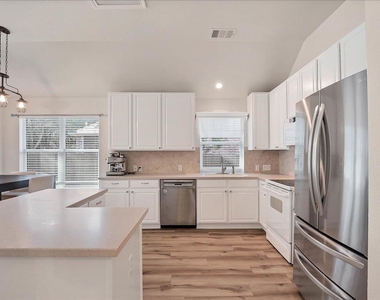 409 Carismatic Ln - Photo Thumbnail 6