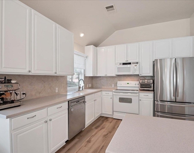 409 Carismatic Ln - Photo Thumbnail 5