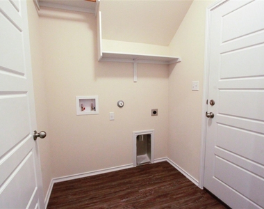 3651 Sandy Brook Dr - Photo Thumbnail 16