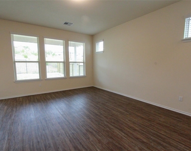 3651 Sandy Brook Dr - Photo Thumbnail 6