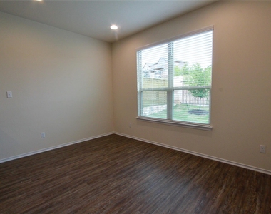 3651 Sandy Brook Dr - Photo Thumbnail 15