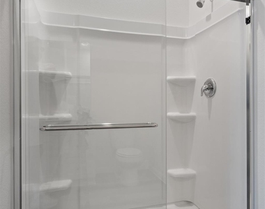 105 Bridgeview Dr - Photo Thumbnail 13