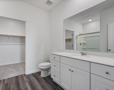 105 Bridgeview Dr - Photo Thumbnail 12