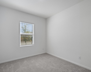 105 Bridgeview Dr - Photo Thumbnail 15