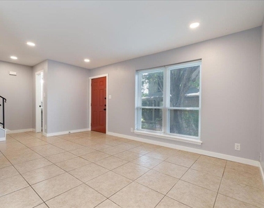 1703 Coronado Hills Dr - Photo Thumbnail 4