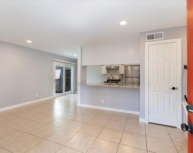 1703 Coronado Hills Dr - Photo Thumbnail 2