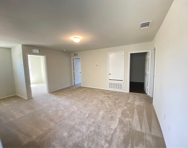 255 Zuma Dr - Photo Thumbnail 11