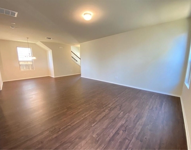 255 Zuma Dr - Photo Thumbnail 8