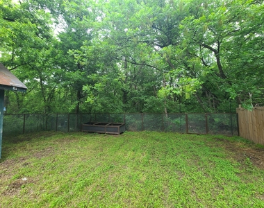 1147 Brookswood Ave - Photo Thumbnail 22