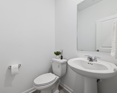 132 Christy St - Photo Thumbnail 13