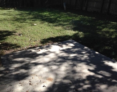1305 Glenda Dr - Photo Thumbnail 21
