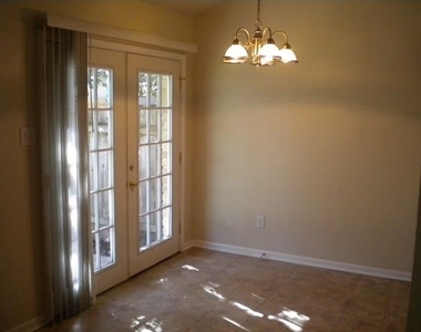 1305 Glenda Dr - Photo Thumbnail 7