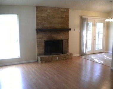 1305 Glenda Dr - Photo Thumbnail 12
