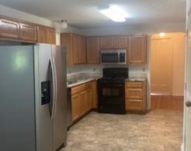 2811 Salado St - Photo Thumbnail 1