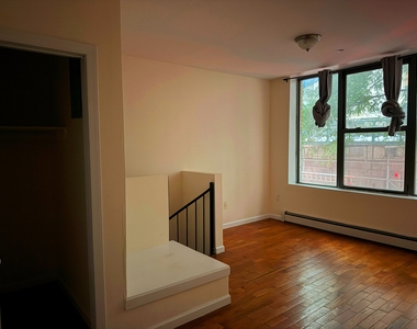 73 Pineapple Street - Photo Thumbnail 1