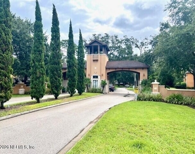 854 Shoreline Circle - Photo Thumbnail 1