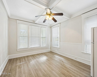 2743 Vernon Terrace - Photo Thumbnail 4
