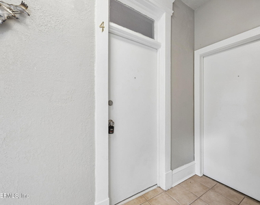 2743 Vernon Terrace - Photo Thumbnail 3