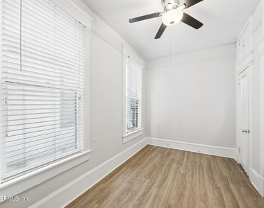 2743 Vernon Terrace - Photo Thumbnail 7