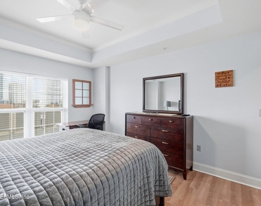 400 E Bay Street - Photo Thumbnail 13