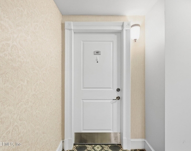 400 E Bay Street - Photo Thumbnail 1