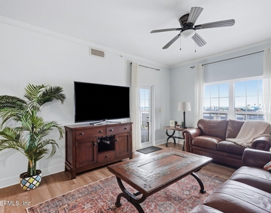 400 E Bay Street - Photo Thumbnail 10