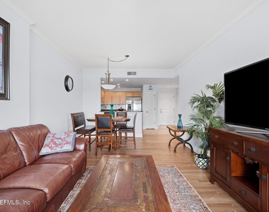 400 E Bay Street - Photo Thumbnail 8