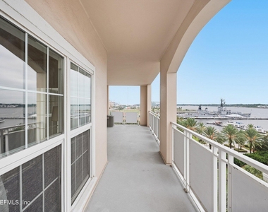 400 E Bay Street - Photo Thumbnail 23