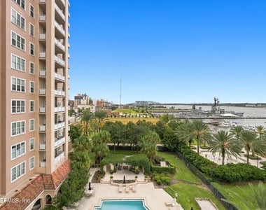 400 E Bay Street - Photo Thumbnail 25