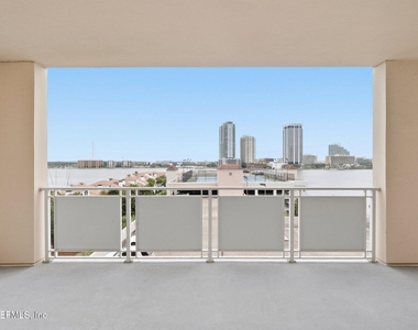 400 E Bay Street - Photo Thumbnail 22