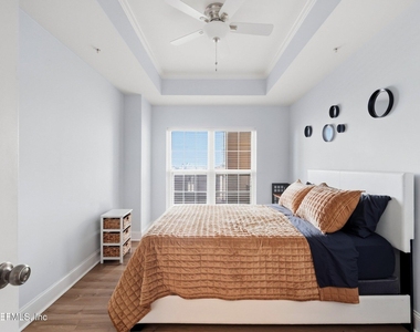 400 E Bay Street - Photo Thumbnail 17