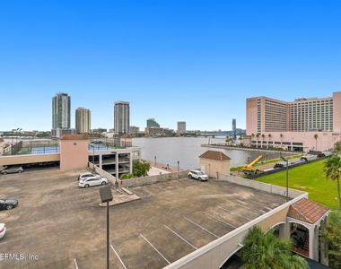 400 E Bay Street - Photo Thumbnail 18