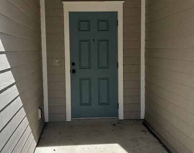 7371 Palm Hills Drive - Photo Thumbnail 4
