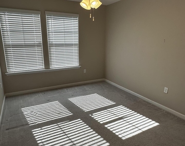 7371 Palm Hills Drive - Photo Thumbnail 44