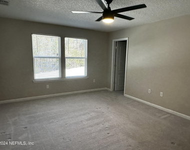 7371 Palm Hills Drive - Photo Thumbnail 30