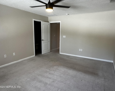 7371 Palm Hills Drive - Photo Thumbnail 31