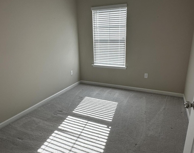 7371 Palm Hills Drive - Photo Thumbnail 46