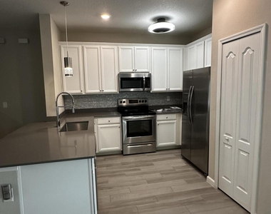 7371 Palm Hills Drive - Photo Thumbnail 15