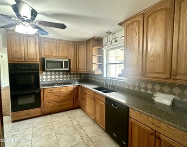 1148 Montego Road E - Photo Thumbnail 6