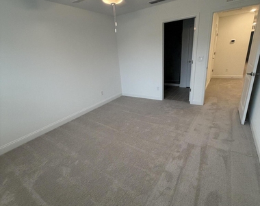 4728 Tigers Eye Court - Photo Thumbnail 18