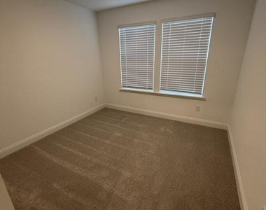 4728 Tigers Eye Court - Photo Thumbnail 23