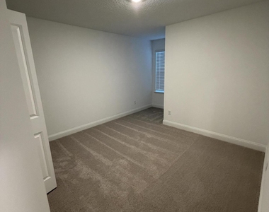 4728 Tigers Eye Court - Photo Thumbnail 22