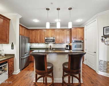 4300 South Beach Parkway - Photo Thumbnail 13