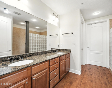 4300 South Beach Parkway - Photo Thumbnail 31