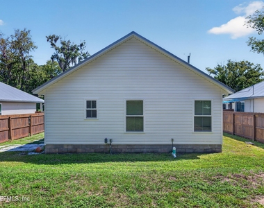 2855 N Eighth Street - Photo Thumbnail 23