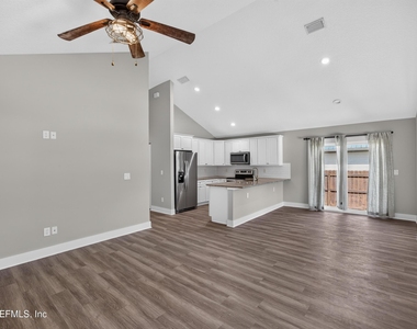 2855 N Eighth Street - Photo Thumbnail 10