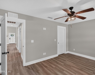 2855 N Eighth Street - Photo Thumbnail 13