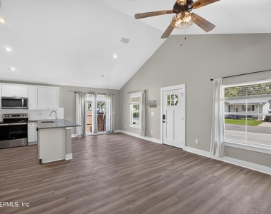 2855 N Eighth Street - Photo Thumbnail 8